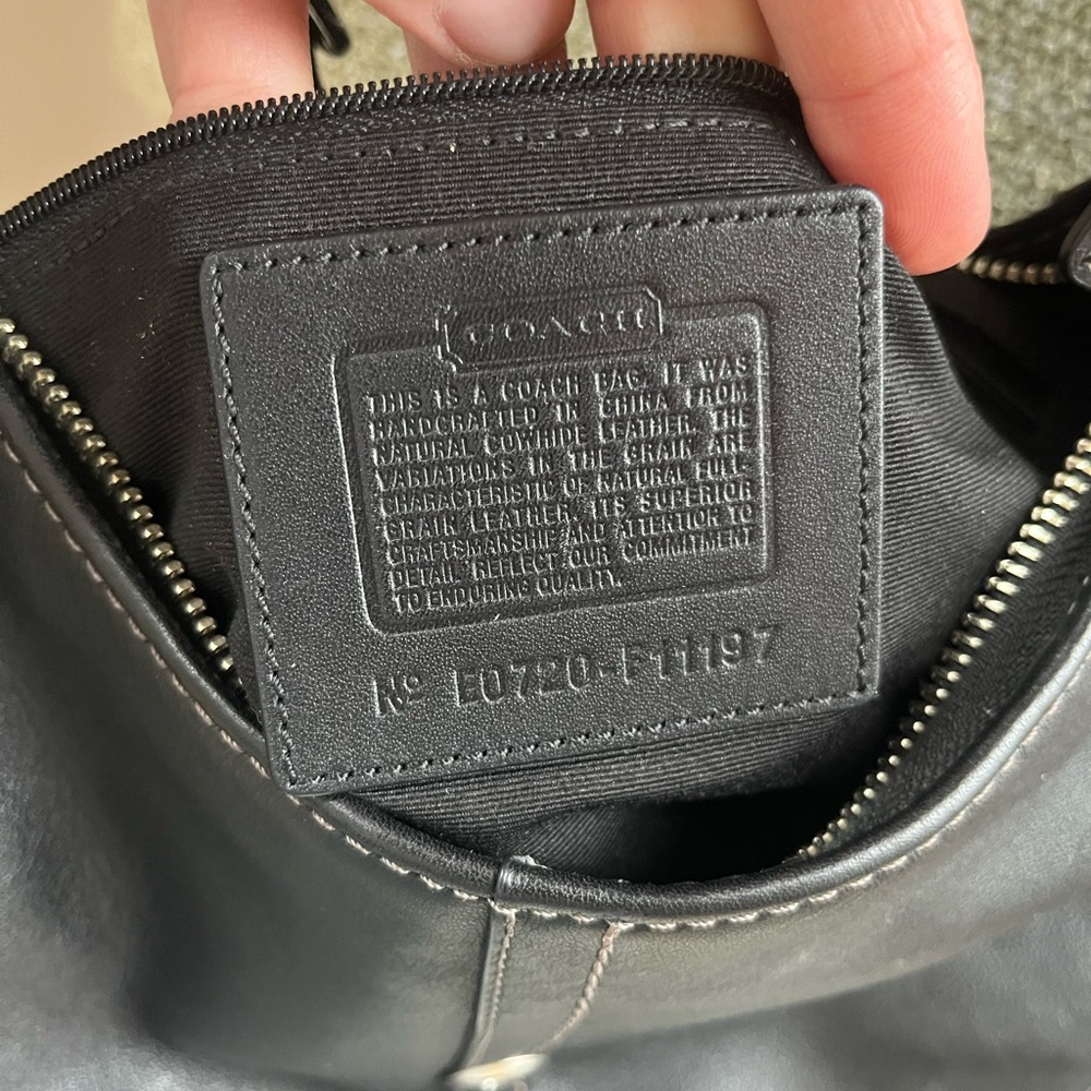 Vintage Coach Soho F1197 Black Leather Buckle Shoulder Bag – Y2K 2000s Classic - Picture 3 of 12
